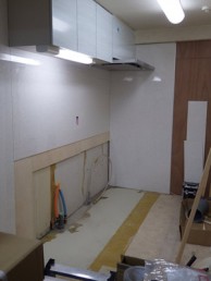 長年使っていたキッチンをピカピカに！クリナップ ラクエラにお取替え